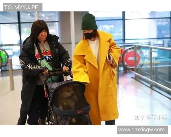 2022年足球明星机场时尚瞬间大盘点引领潮流新风尚