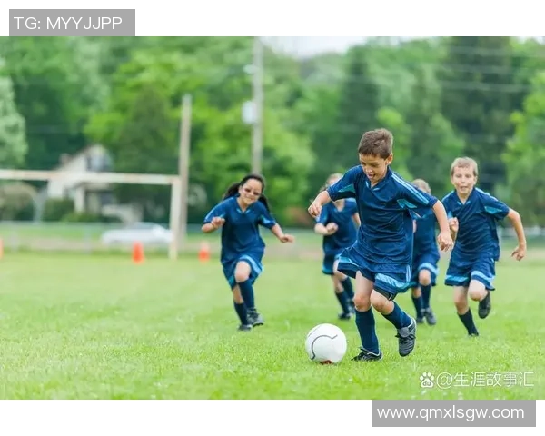 足球明星的儿女们如何在绿茵场外快乐成长的日常生活揭秘