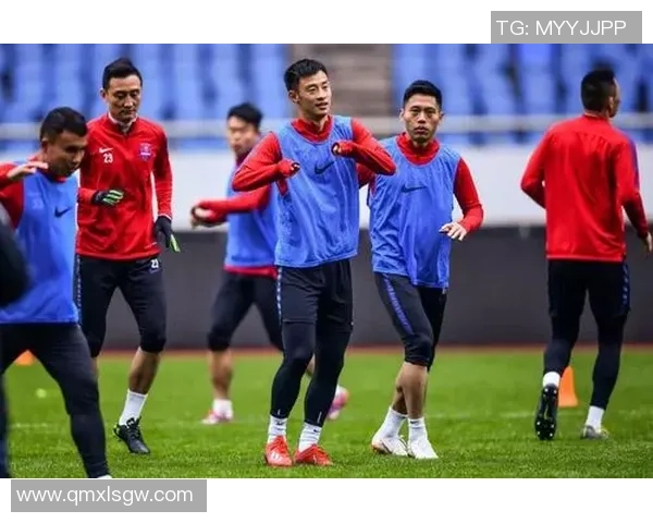 重庆足球队与南京足球队赛后分析个人能力的全面对比与总结