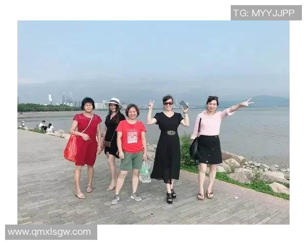 巴西足球明星欢聚一堂共享快乐时光的精彩瞬间