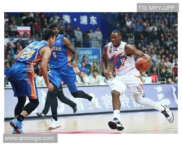 成都篮球队以58分领跑总决赛积分榜展现强劲实力