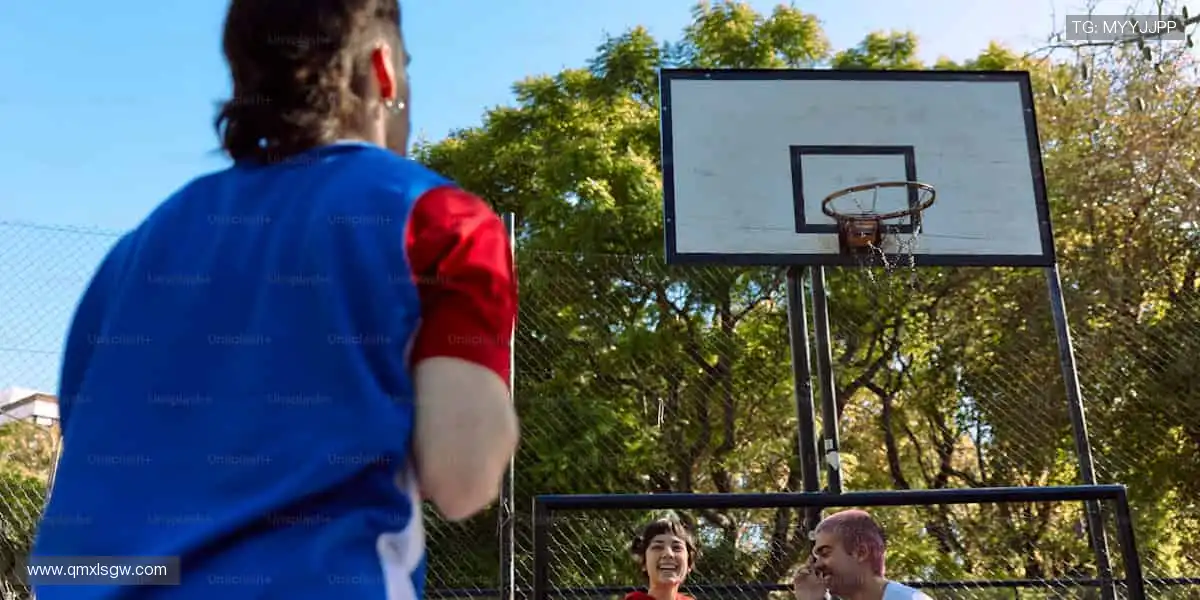 📱 指尖轻点，赛事同步全球！🌍